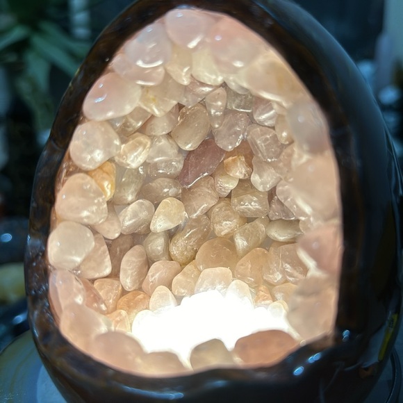 🔥SALE🔥 Amethyst Crystal Chip Nightlight! - Picture 3 of 12